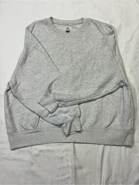American Eagle Outfitters Light Gray Crewneck Sweatshirt
